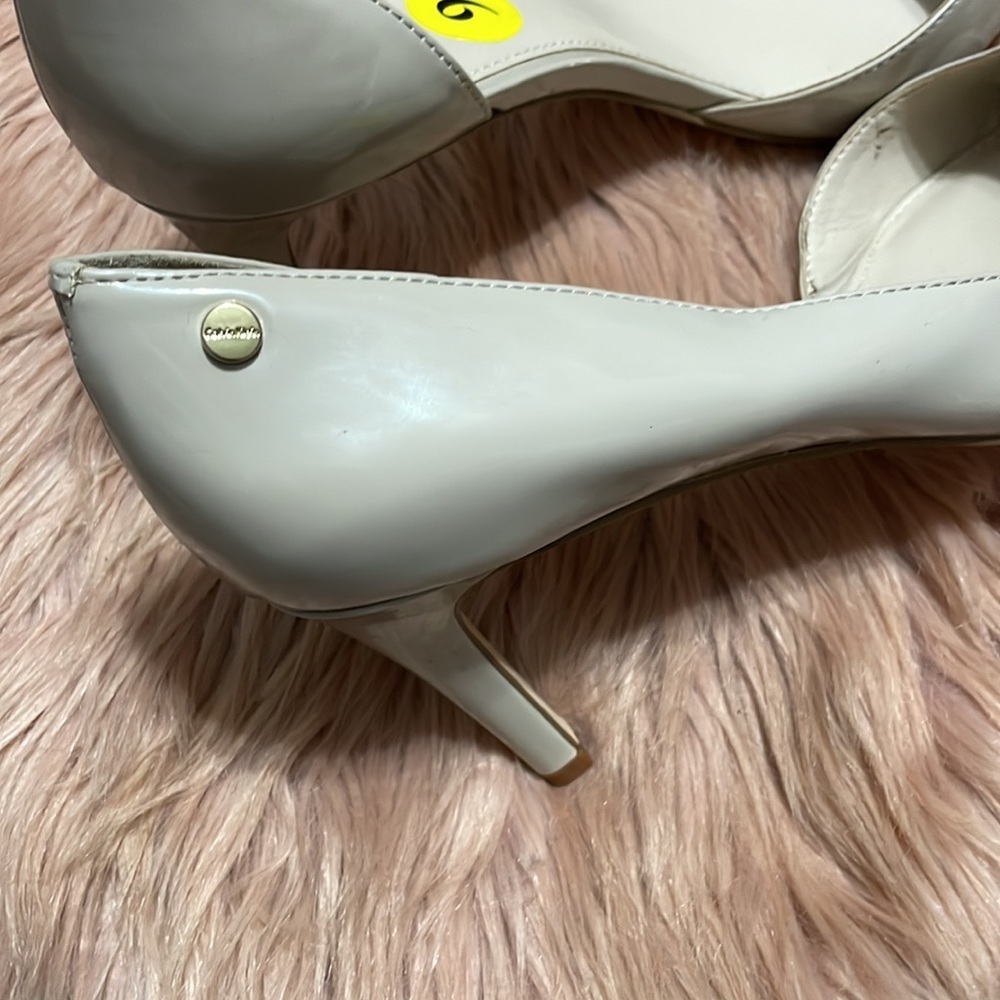 Calvin Klein Cream Heels Size 9 - Picture 7 of 9